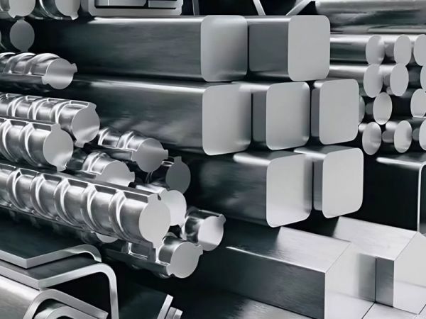 Giá Thép Tăng Liên Tục Bất Chấp Nhu Cầu Giảm: Thách Thức Mới Cho Ngành Xây Dựng