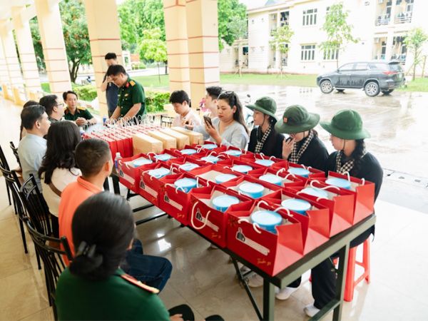 Anna Yến Phượng và những nghĩa cử thầm lặng trong mùa Quốc khánh 80 năm